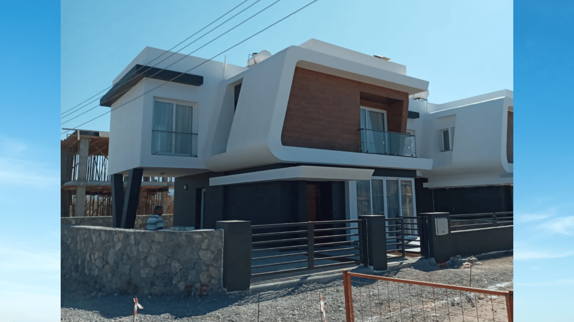 Karşıyakada Denize 300mt Müstakil Villa