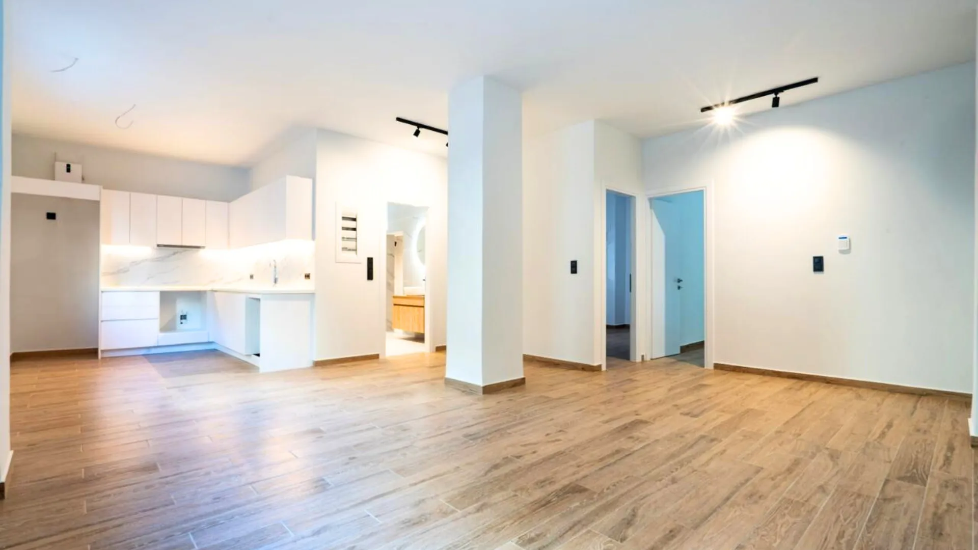 Lofos Skouze’de Metroya Yakın 75 m² Golden Visa Uyumlu 2+1 Daire