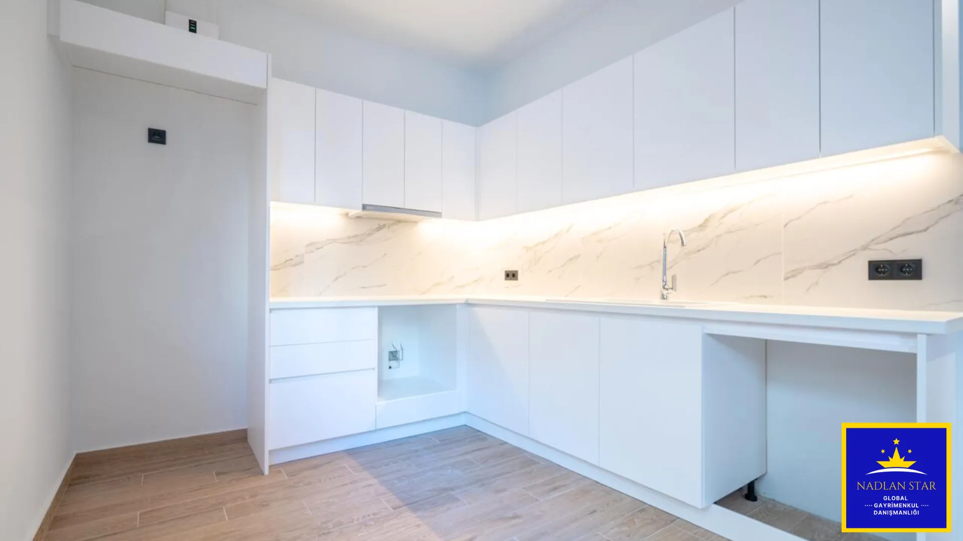 Lofos Skouze’de Metroya Yakın 75 m² Golden Visa Uyumlu 2+1 Daire